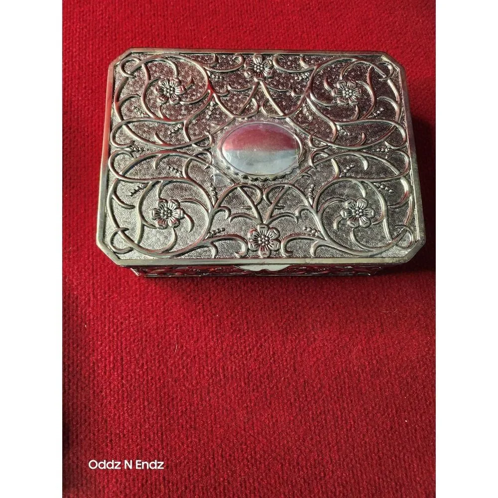 Silver-Plated Octagonal Jewelry Box With Velvety Interior & Floral Design‎
